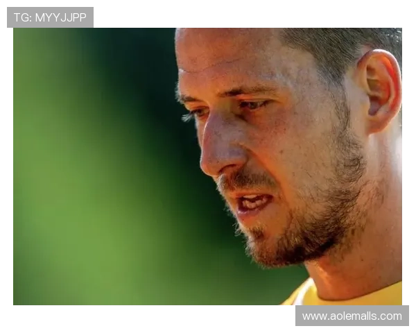 安东：多特比赛精彩 传闻不作回应